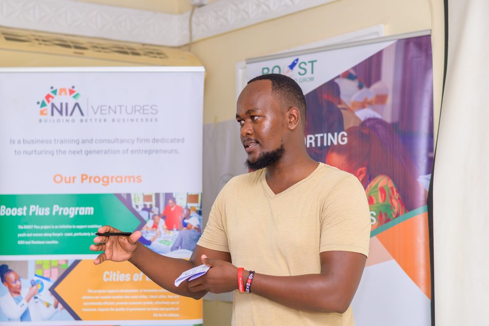 Njuguna presenting to entrepreneurs